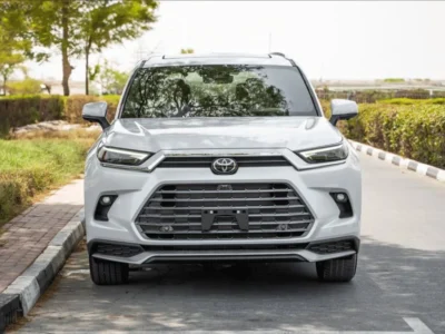 2027 Toyota Grand Highlander Platinum Hybrid MAX 2.4L 4 Cylinders Engine White Brown SUV