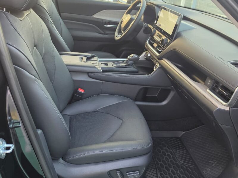 2027 Toyota Grand Highlander Limited Hybrid 2.4 Litres 4 Cylinders Engine Black SUV