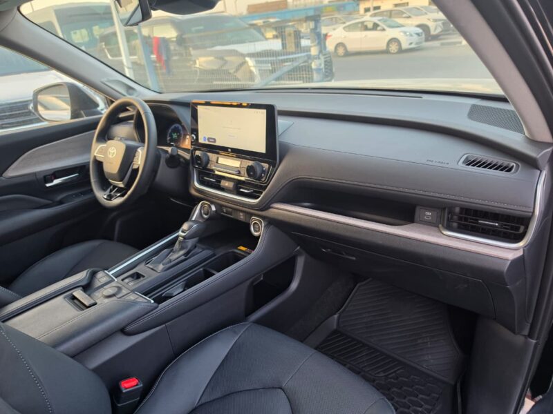 2027 Toyota Grand Highlander Limited Hybrid 2.4 Litres 4 Cylinders Engine Black SUV