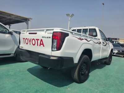2027 TOYOTA HILUX SC 2.7L 4 Cylinders Petrol Engine White Red Pickup Truck Manual