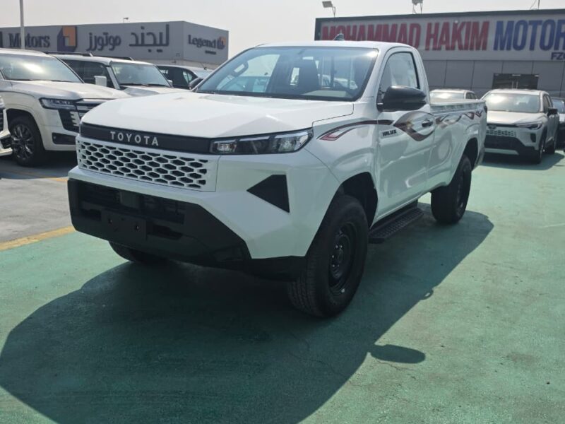 2027 TOYOTA HILUX SC 2.7L 4 Cylinders Petrol Engine White Red Pickup Truck Manual