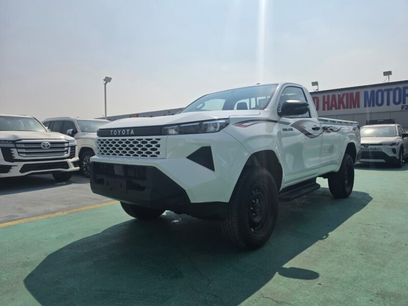 2027 TOYOTA HILUX SC 2.7L 4 Cylinders Petrol Engine White Red Pickup Truck Manual