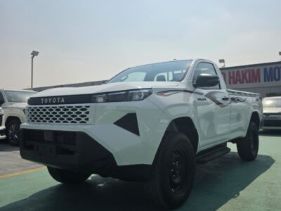 2027 TOYOTA HILUX SC 2.7L 4 Cylinders Petrol Engine White Red Pickup Truck Manual