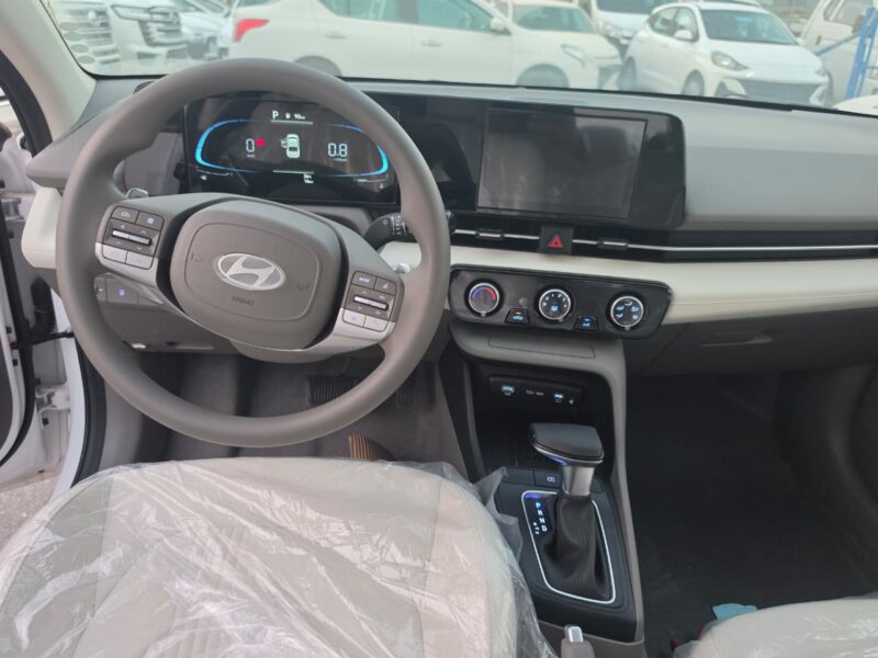 2027 HYUNDAI ACCENT 1.5 Litres 4 Cylinders Petrol Engine White Beige Sedan GCC Specs