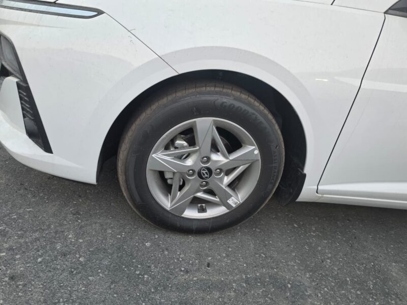2027 HYUNDAI ACCENT 1.5 Litres 4 Cylinders Petrol Engine White Beige Sedan GCC Specs
