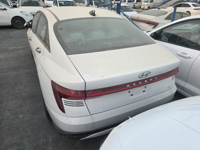 2027 HYUNDAI ACCENT 1.5 Litres 4 Cylinders Petrol Engine White Beige Sedan GCC Specs