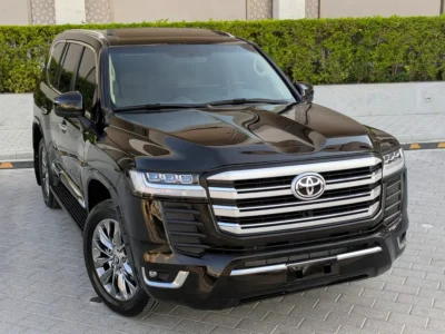 2015 Toyota Land Cruiser VXR 2026 Facelift 4.6L V8 Petrol Engine Black Beige SUV GCC