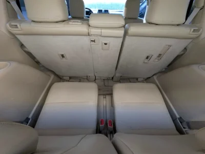 2016 Toyota Prado EXR 2.7 Litres 4-Cylinder Petrol Engine White Beige SUV GCC Specs
