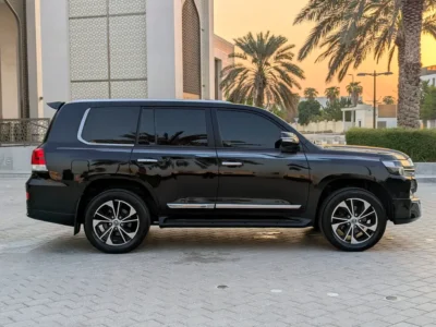 2019 Toyota Land Cruiser GXR 4.5 Litres V8 Diesel Engine Black Beige SUV GCC Specs