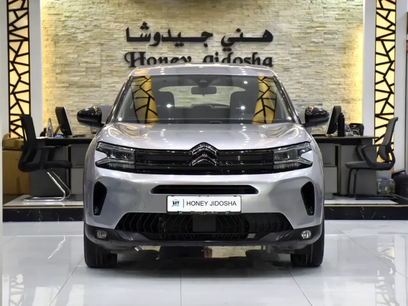 2023 Citroen C5 Aircross Live 4 Cylinders Petrol Engine Silver Black Crossover GCC Specs