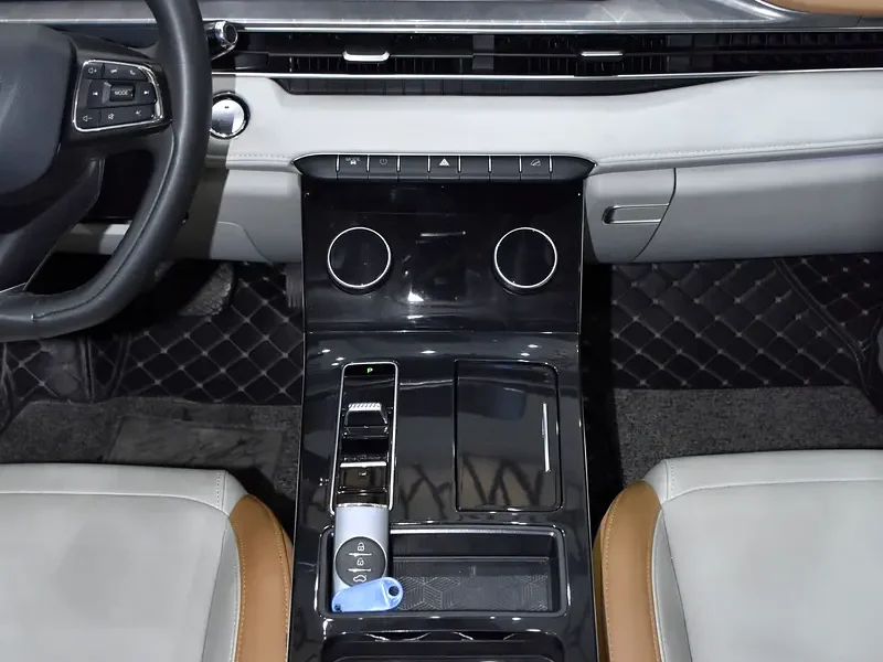 2025 Exeed LX Flagship 4 Cylinders Petrol Engine Silver Beige SUV GCC Specs Automatic