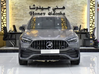 2022 Mercedes-Benz GLA-Class GLA 35 AMG 4 Cylinders Petrol Engine Grey Black Crossover