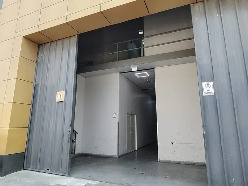 675 sqft PRIME LOCATION STORAGE WAREHOUSE AVAILABLE FOR RENT ACCESSIBLE 24/7 EASY ACCESS NEWELY BUILT