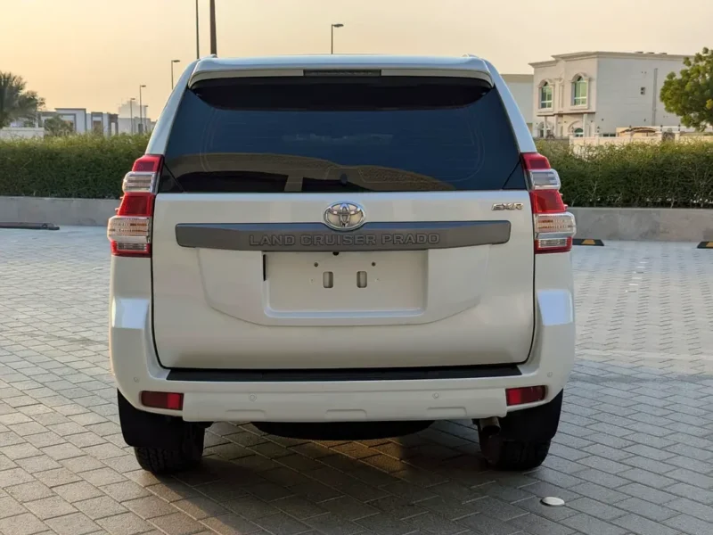 2016 Toyota Prado EXR 2.7 Litres 4-Cylinder Petrol Engine White Beige SUV GCC Specs