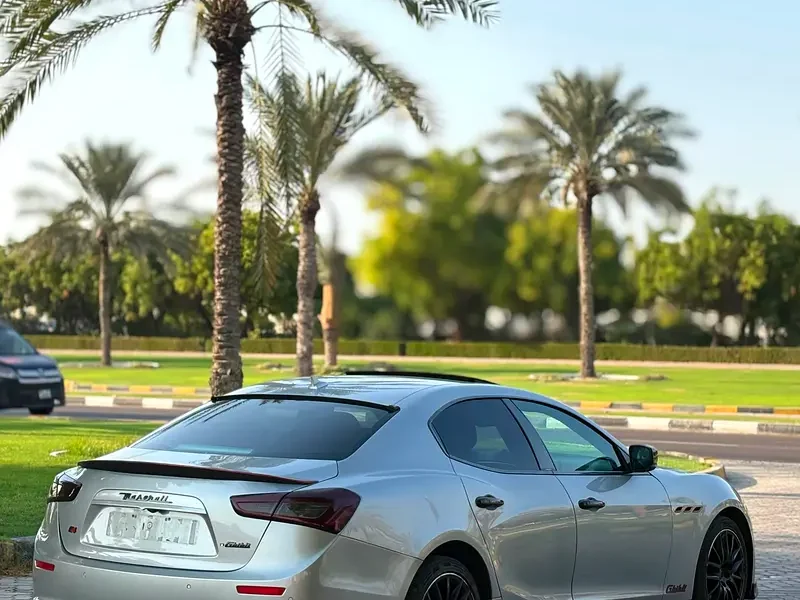 2014 Maserati Ghibli S Q4 3.0L Twin-Turbo V6 Engine Silver Black Sedan European Specs
