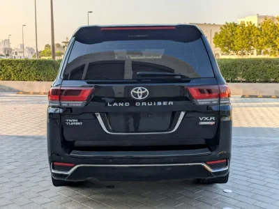 2015 Toyota Land Cruiser VXR 2026 Facelift 4.6L V8 Petrol Engine Black Beige SUV GCC