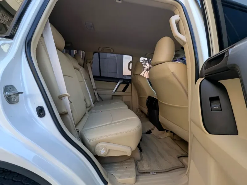 2016 Toyota Prado EXR 2.7 Litres 4-Cylinder Petrol Engine White Beige SUV GCC Specs