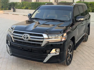 2019 Toyota Land Cruiser GXR 4.5 Litres V8 Diesel Engine Black Beige SUV GCC Specs