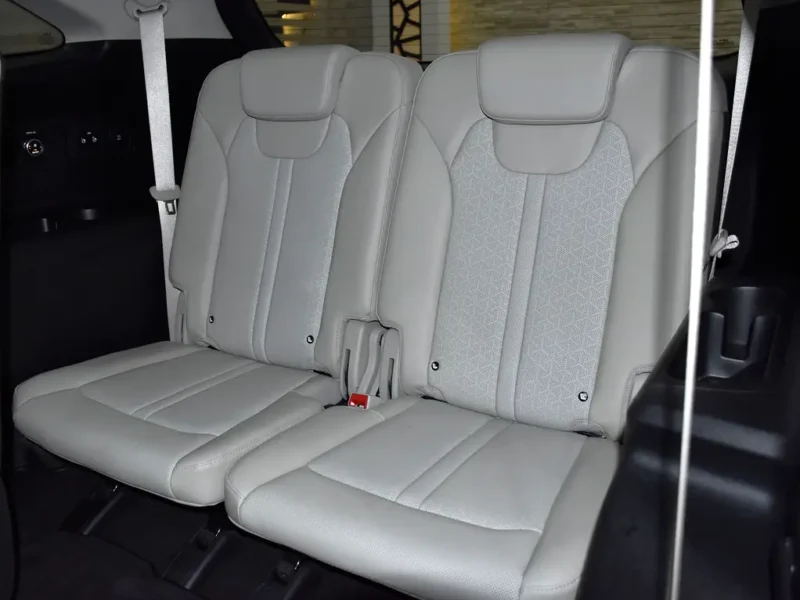 2023 Kia Sorento LX Premium 4 Cylinders Petrol Engine Silver Beige SUV GCC Specs