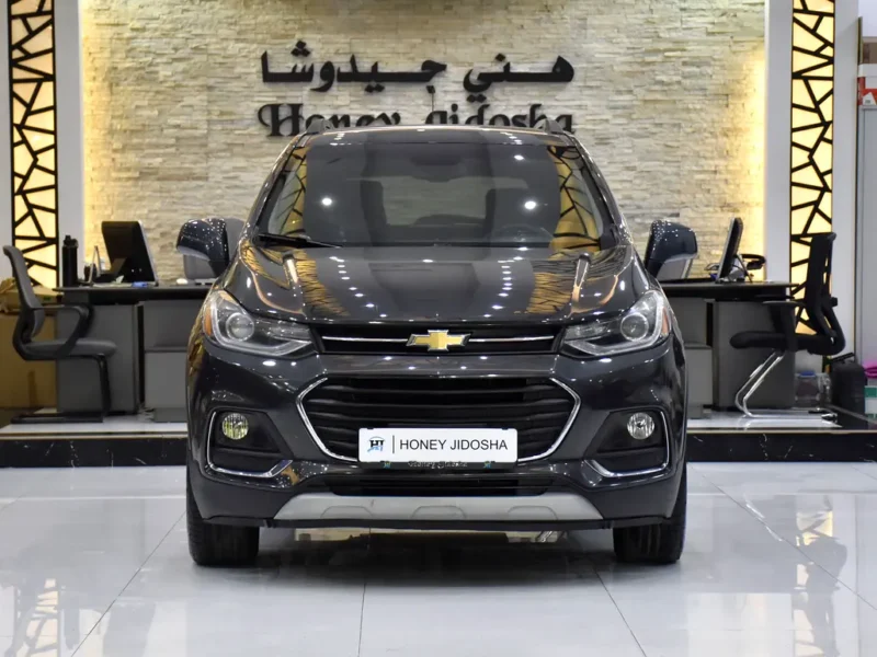 2019 Chevrolet Trax LT 4 Cylinders Petrol Engine Grey Black Crossover American Specs