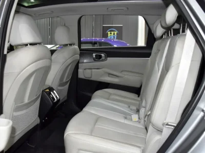 2023 Kia Sorento LX Premium 4 Cylinders Petrol Engine Silver Beige SUV GCC Specs