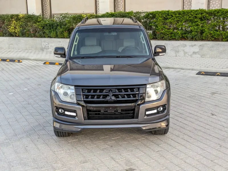 2017 Mitsubishi Pajero GLS Medium Line 6 Cylinders Petrol Engine Grey Beige SUV GCC