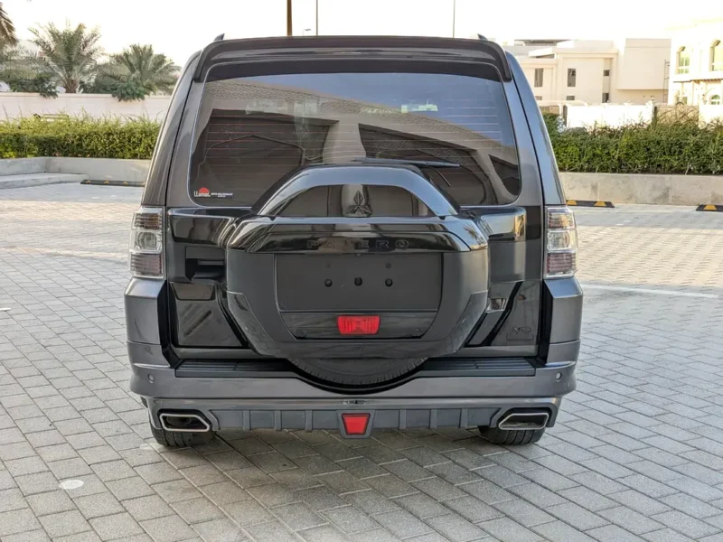 2017 Mitsubishi Pajero GLS Medium Line 6 Cylinders Petrol Engine Grey Beige SUV GCC