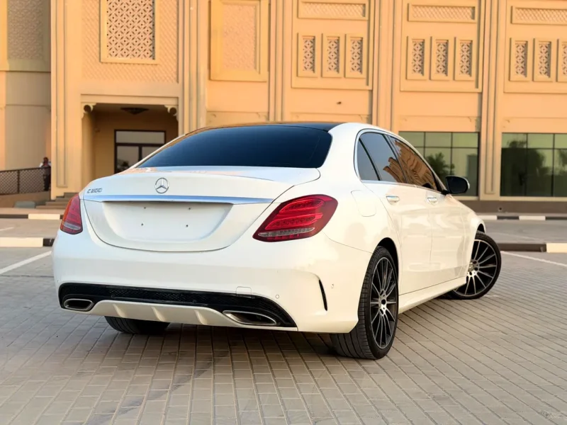 2015 Mercedes-Benz C-Class C200 4 Cylinders Turbocharged Engine White Red Sedan GCC
