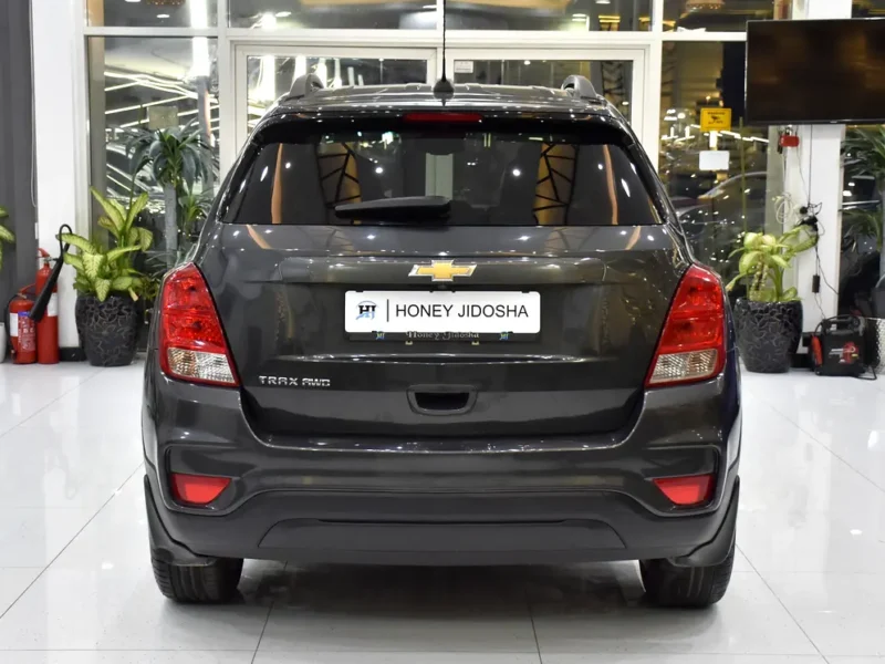 2019 Chevrolet Trax LT 4 Cylinders Petrol Engine Grey Black Crossover American Specs