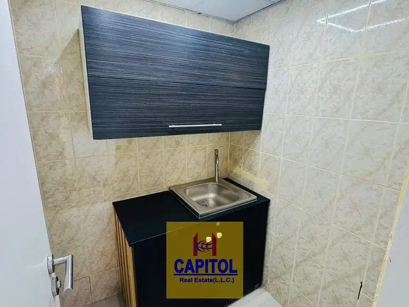 9,800 sqft PRIME LOCATION COMMERCIAL WAREHOUSE AVAILABLE FOR RENT ACCESSIBLE 24/7