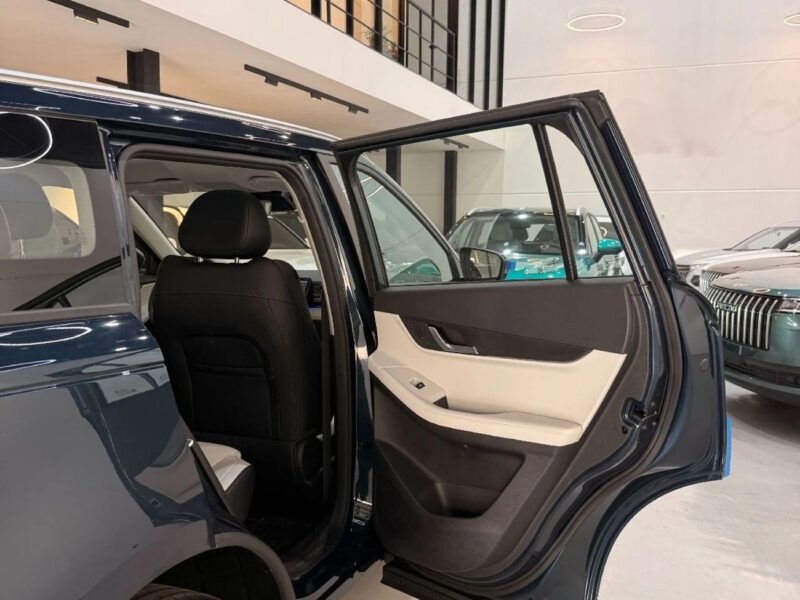 2027 Jaecoo J5 Elite 1.5 Litres 4 Cylinders Petrol Engine Blue Beige SUV GCC Specs