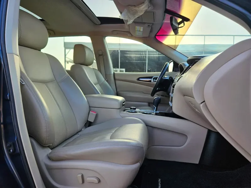 2016 Nissan Pathfinder Platinum 6 Cylinders Engine Blue Beige SUV GCC Specs Full Option