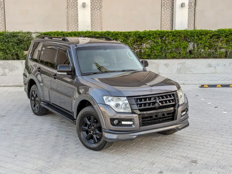 2017 Mitsubishi Pajero GLS Medium Line 6 Cylinders Petrol Engine Grey Beige SUV GCC