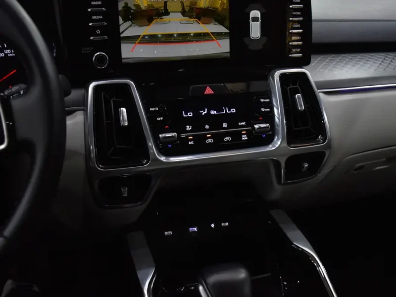 2023 Kia Sorento LX Premium 4 Cylinders Petrol Engine Silver Beige SUV GCC Specs
