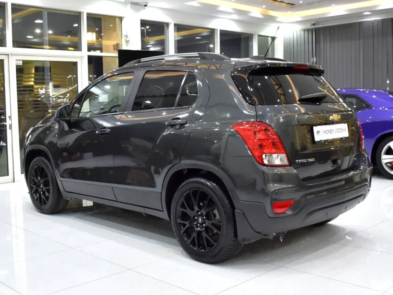 2019 Chevrolet Trax LT 4 Cylinders Petrol Engine Grey Black Crossover American Specs