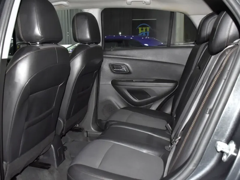 2019 Chevrolet Trax LT 4 Cylinders Petrol Engine Grey Black Crossover American Specs