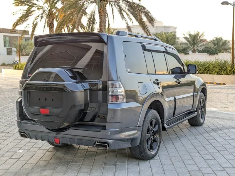2017 Mitsubishi Pajero GLS Medium Line 6 Cylinders Petrol Engine Grey Beige SUV GCC