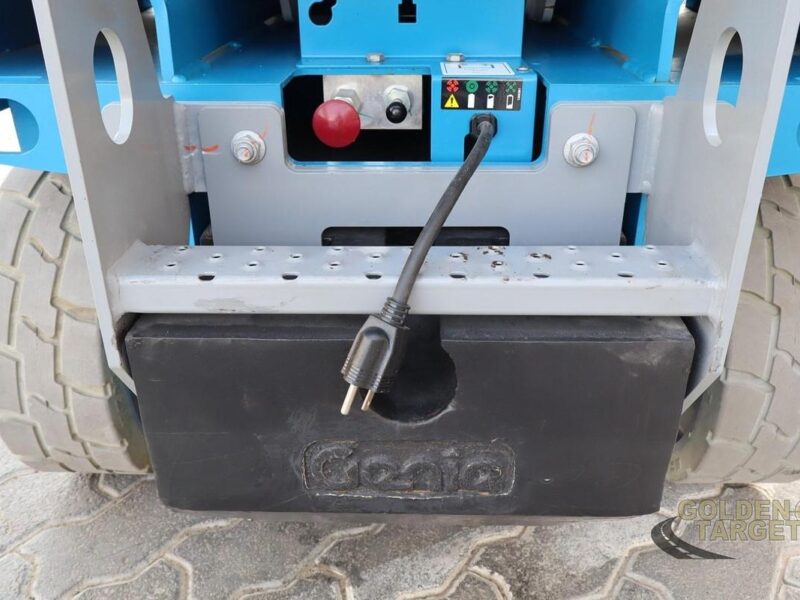 2025 GENIE GS2632 Electric Scissor Lift - Blue