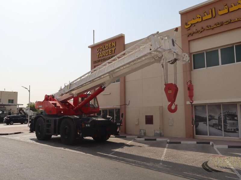 2005 TADANO TR-500-EX 4x4 Rough-Terrain Crane 6 Cylinders Diesel Engine - Red