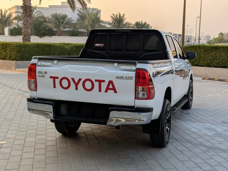 2022 Toyota Hilux 2.4 Litres 4-Cylinder Diesel Engine White Red Pickup Truck GCC Specs