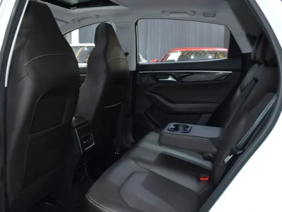 2023 JAC J7 Luxury 4 Cylinders Petol Engine White Brown Sedan GCC Specs Automatic
