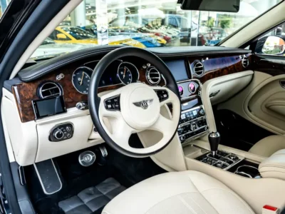2019 Bentley Mulsanne Standard 6.75-litre Twin-Turbo V8 Petrol Engine Black White Sedan