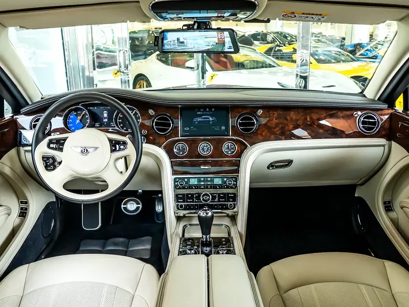 2019 Bentley Mulsanne Standard 6.75-litre Twin-Turbo V8 Petrol Engine Black White Sedan