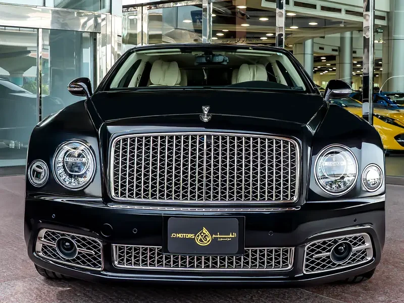 2019 Bentley Mulsanne Standard 6.75-litre Twin-Turbo V8 Petrol Engine Black White Sedan