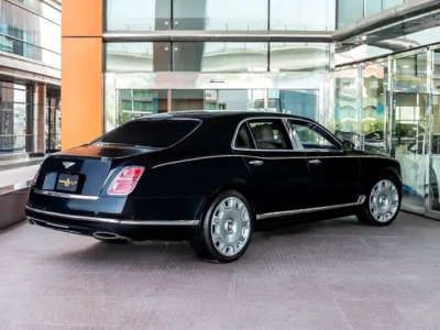2019 Bentley Mulsanne Standard 6.75-litre Twin-Turbo V8 Petrol Engine Black White Sedan