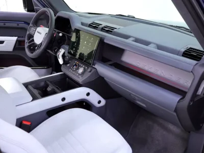 2026 Land Rover Defender 110 Octa P635 4.4-liter Twin-Turbo V8 Engine Blue White SUV