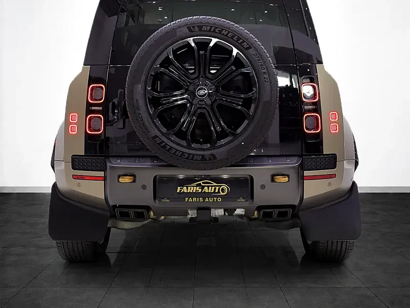 2025 Land Rover Defender 110 Octa P635 4.4-liter Twin-Turbo V8 Engine Gold White SUV