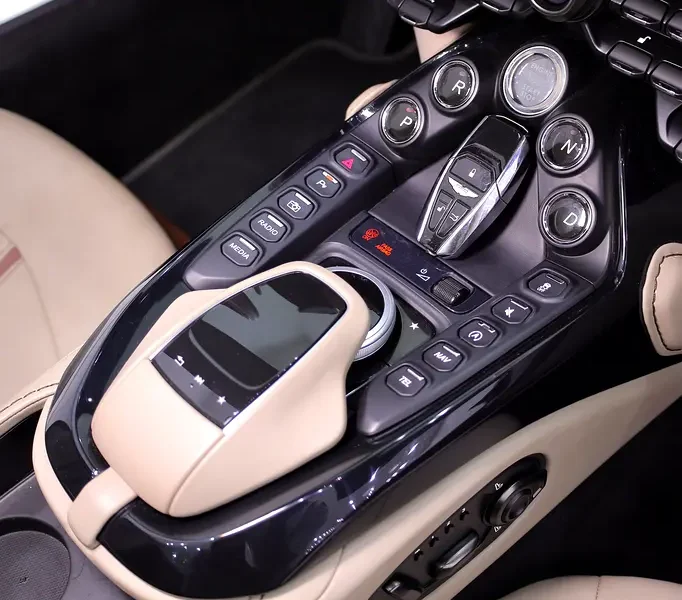 2023 Aston Martin Vantage Roadster 4.0L Twin-Turbo V8 Silver Beige Soft Top Convertible
