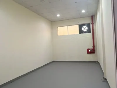 390 sqft GROUND FLOOR STORAGE UNIT - READY TO MOVE