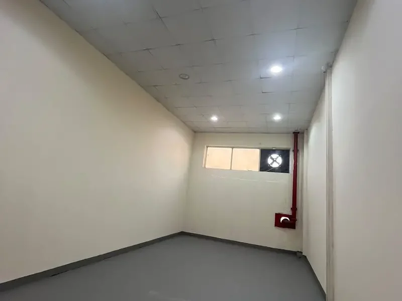 390 sqft SMALL STORAGE WAREHOUSE FOR RENT IN AL QUOZ 4